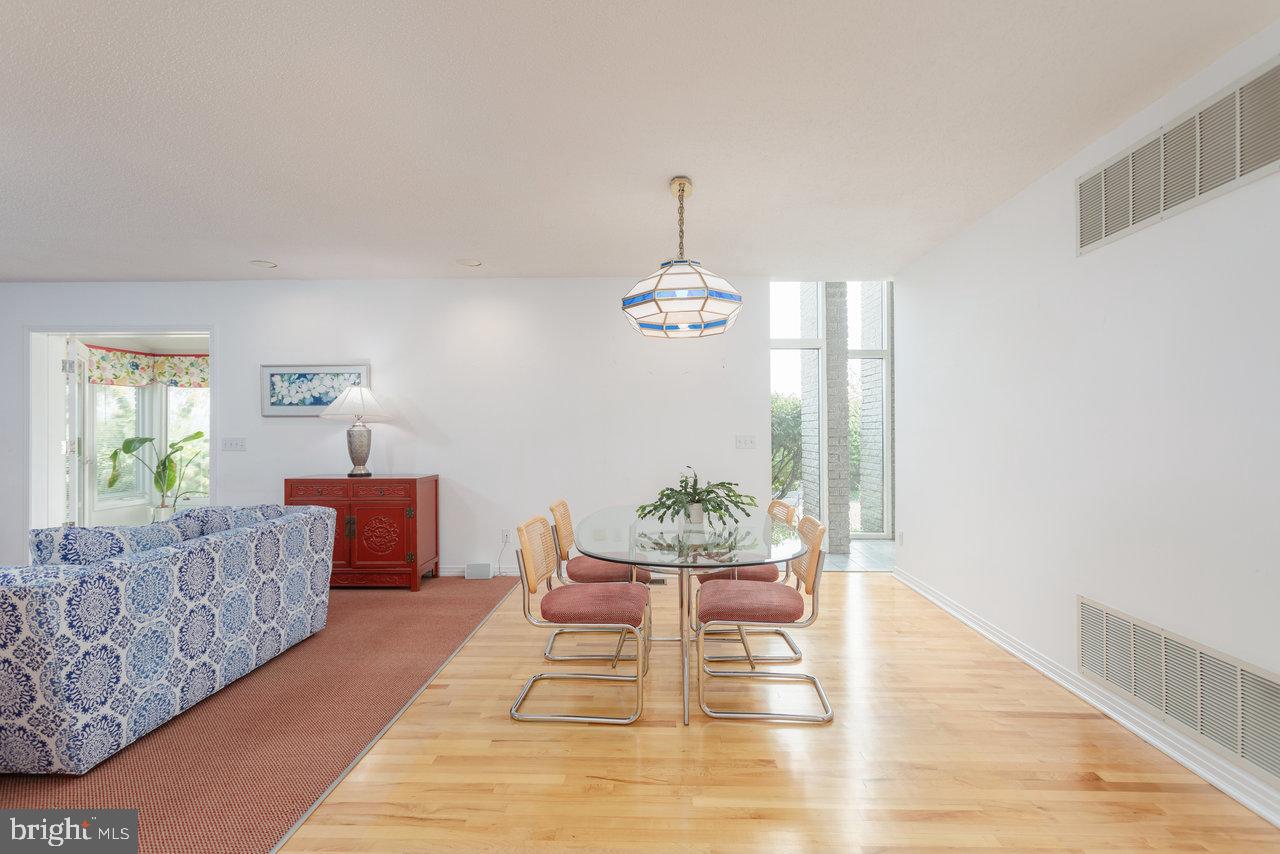 1848 COLLEGE AVE, HARRISONBURG, Virginia 22802, 3 Bedrooms Bedrooms, ,3 BathroomsBathrooms,Residential,For sale,1848 COLLEGE AVE,VAHC2000570 MLS # VAHC2000570