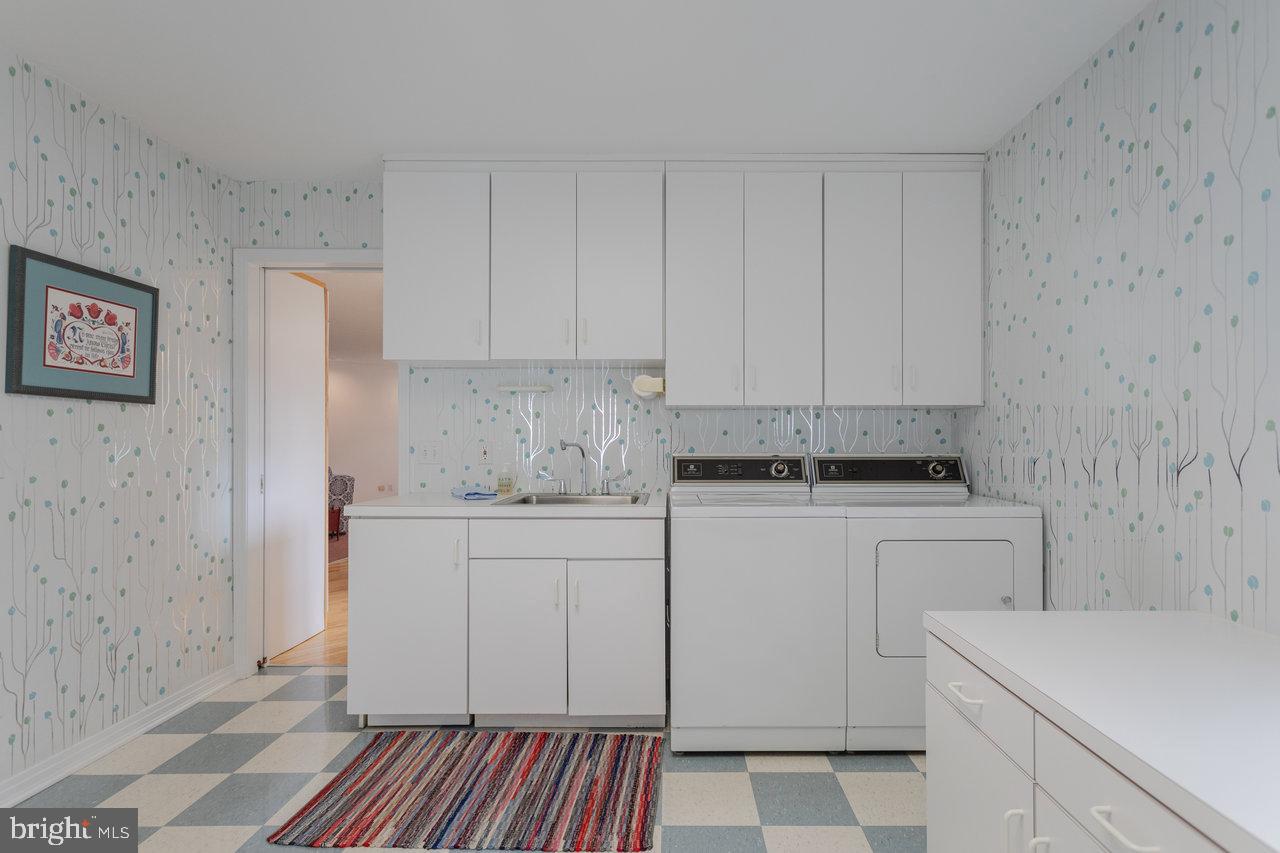 1848 COLLEGE AVE, HARRISONBURG, Virginia 22802, 3 Bedrooms Bedrooms, ,3 BathroomsBathrooms,Residential,For sale,1848 COLLEGE AVE,VAHC2000570 MLS # VAHC2000570