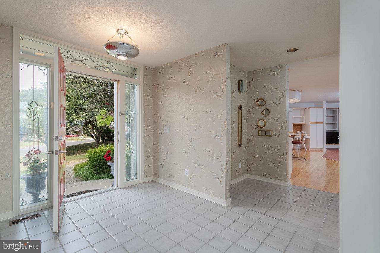 1848 COLLEGE AVE, HARRISONBURG, Virginia 22802, 3 Bedrooms Bedrooms, ,3 BathroomsBathrooms,Residential,For sale,1848 COLLEGE AVE,VAHC2000570 MLS # VAHC2000570