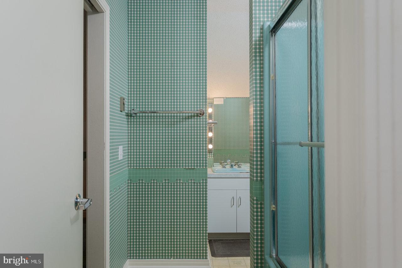 1848 COLLEGE AVE, HARRISONBURG, Virginia 22802, 3 Bedrooms Bedrooms, ,3 BathroomsBathrooms,Residential,For sale,1848 COLLEGE AVE,VAHC2000570 MLS # VAHC2000570