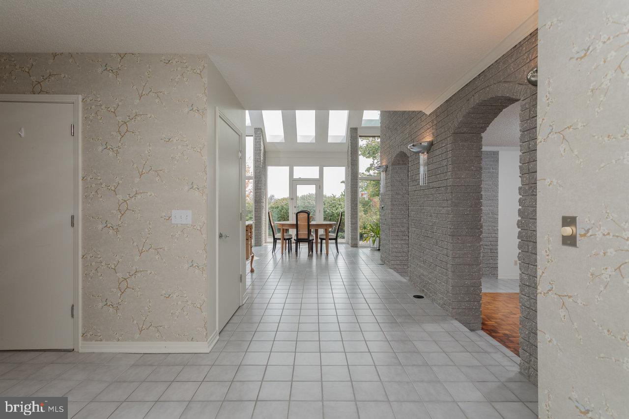 1848 COLLEGE AVE, HARRISONBURG, Virginia 22802, 3 Bedrooms Bedrooms, ,3 BathroomsBathrooms,Residential,For sale,1848 COLLEGE AVE,VAHC2000570 MLS # VAHC2000570