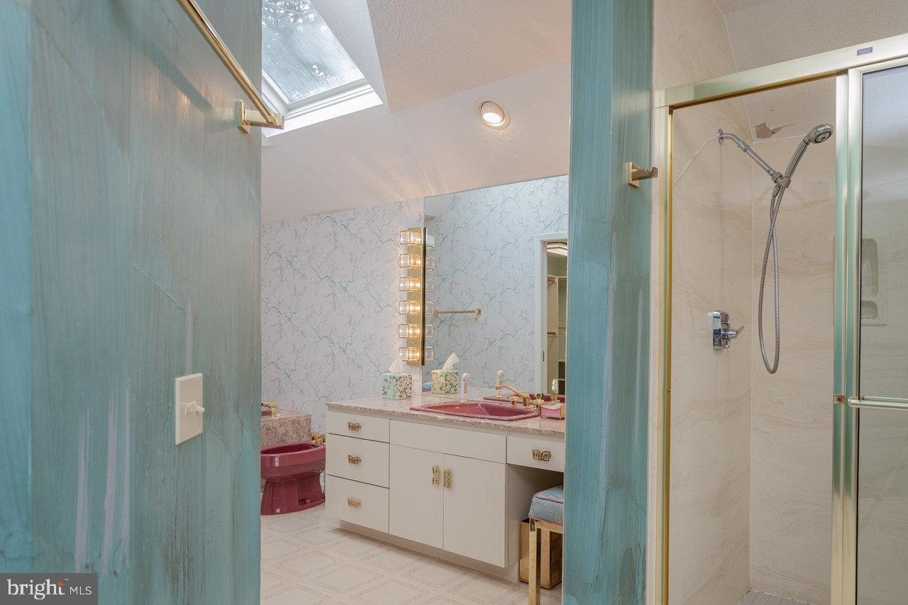 1848 COLLEGE AVE, HARRISONBURG, Virginia 22802, 3 Bedrooms Bedrooms, ,3 BathroomsBathrooms,Residential,For sale,1848 COLLEGE AVE,VAHC2000570 MLS # VAHC2000570