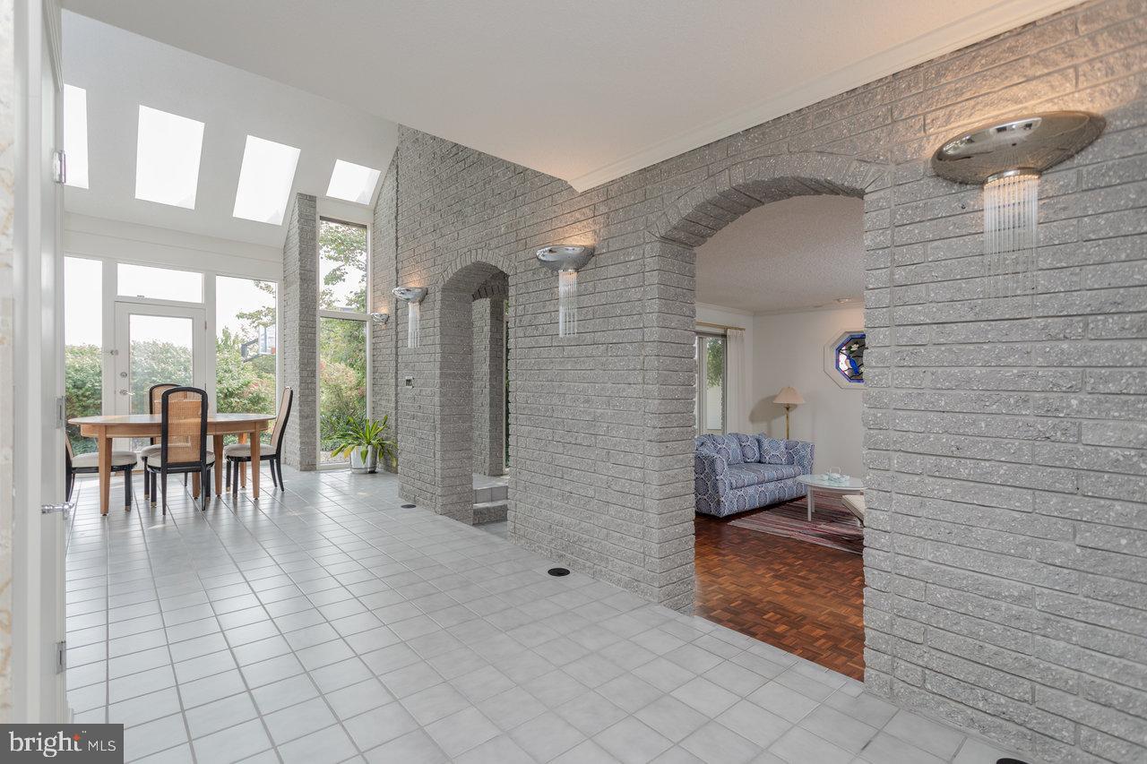 1848 COLLEGE AVE, HARRISONBURG, Virginia 22802, 3 Bedrooms Bedrooms, ,3 BathroomsBathrooms,Residential,For sale,1848 COLLEGE AVE,VAHC2000570 MLS # VAHC2000570