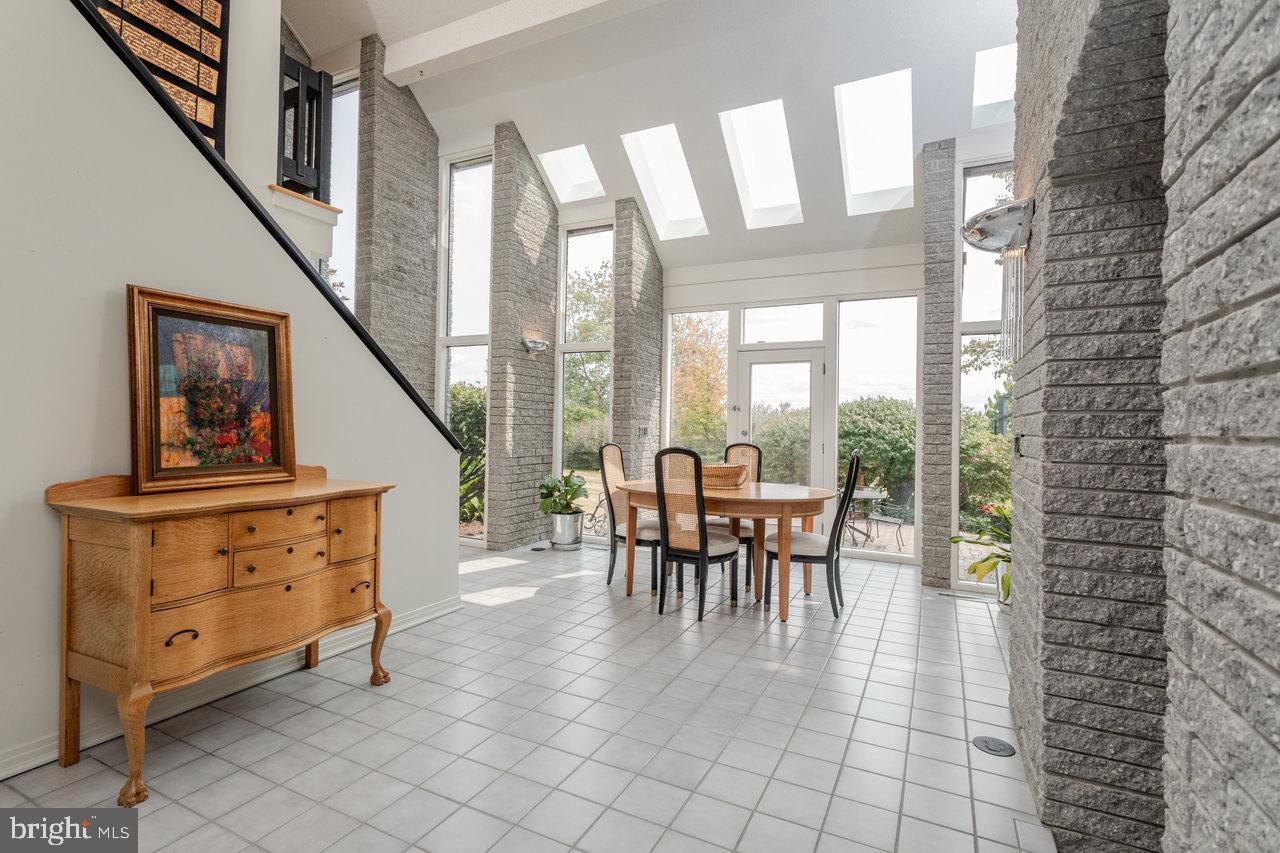 1848 COLLEGE AVE, HARRISONBURG, Virginia 22802, 3 Bedrooms Bedrooms, ,3 BathroomsBathrooms,Residential,For sale,1848 COLLEGE AVE,VAHC2000570 MLS # VAHC2000570