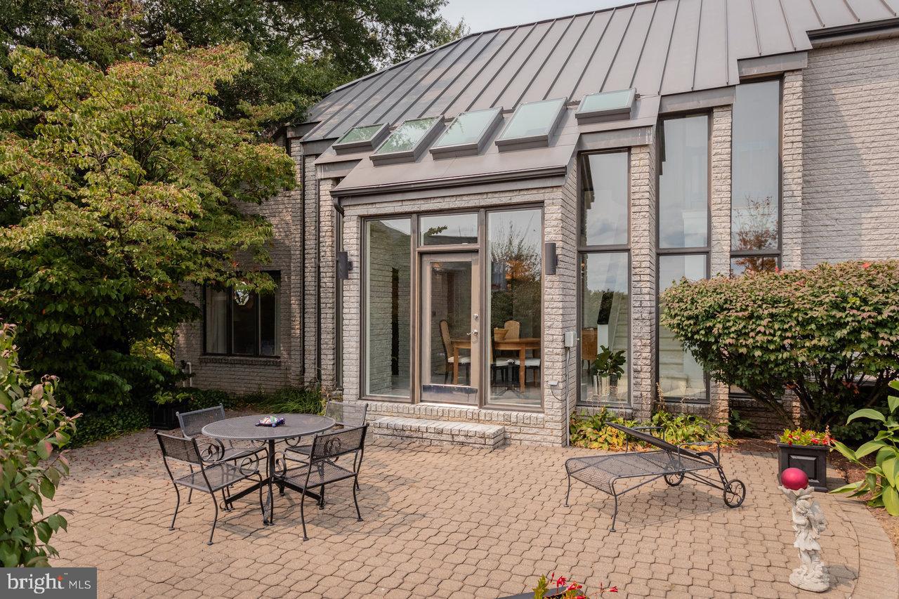 1848 COLLEGE AVE, HARRISONBURG, Virginia 22802, 3 Bedrooms Bedrooms, ,3 BathroomsBathrooms,Residential,For sale,1848 COLLEGE AVE,VAHC2000570 MLS # VAHC2000570