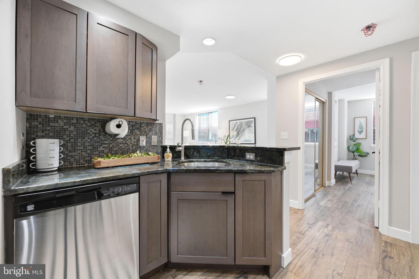 1045 N UTAH ST #2-701, ARLINGTON, Virginia 22201, 2 Bedrooms Bedrooms, 8 Rooms Rooms,2 BathroomsBathrooms,Residential,For sale,1045 N UTAH ST #2-701,VAAR2069530 MLS # VAAR2069530