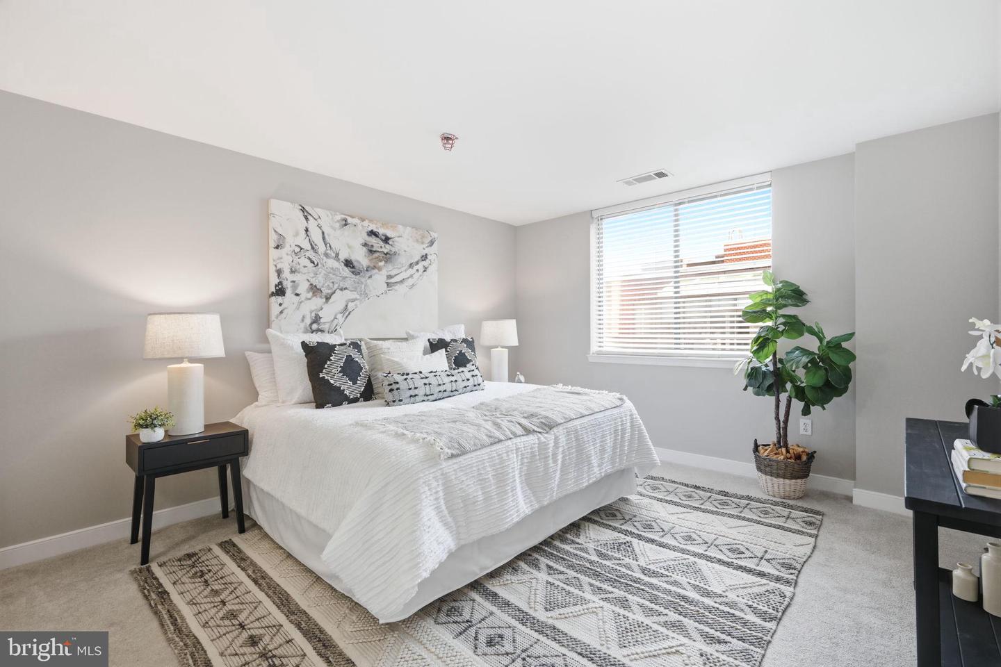 1045 N UTAH ST #2-701, ARLINGTON, Virginia 22201, 2 Bedrooms Bedrooms, 8 Rooms Rooms,2 BathroomsBathrooms,Residential,For sale,1045 N UTAH ST #2-701,VAAR2069530 MLS # VAAR2069530