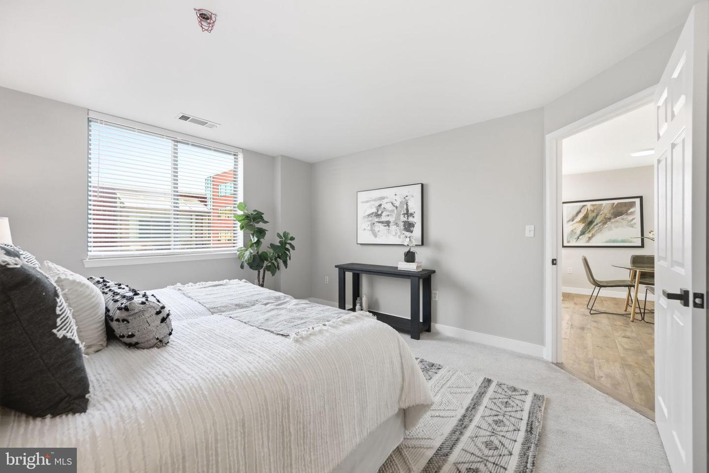 1045 N UTAH ST #2-701, ARLINGTON, Virginia 22201, 2 Bedrooms Bedrooms, 8 Rooms Rooms,2 BathroomsBathrooms,Residential,For sale,1045 N UTAH ST #2-701,VAAR2069530 MLS # VAAR2069530