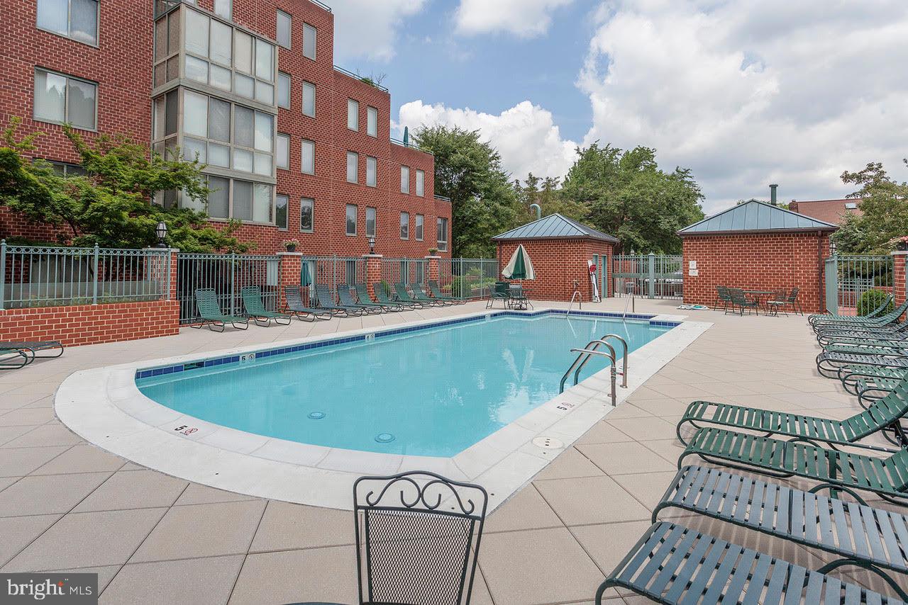 1045 N UTAH ST #2-701, ARLINGTON, Virginia 22201, 2 Bedrooms Bedrooms, 8 Rooms Rooms,2 BathroomsBathrooms,Residential,For sale,1045 N UTAH ST #2-701,VAAR2069530 MLS # VAAR2069530