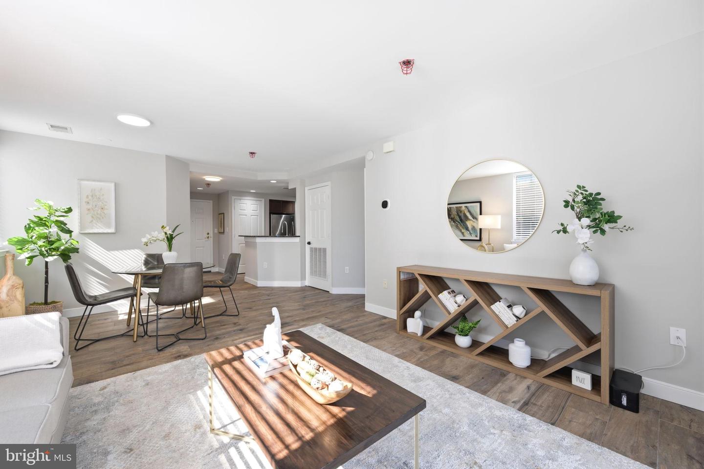 1045 N UTAH ST #2-701, ARLINGTON, Virginia 22201, 2 Bedrooms Bedrooms, 8 Rooms Rooms,2 BathroomsBathrooms,Residential,For sale,1045 N UTAH ST #2-701,VAAR2069530 MLS # VAAR2069530