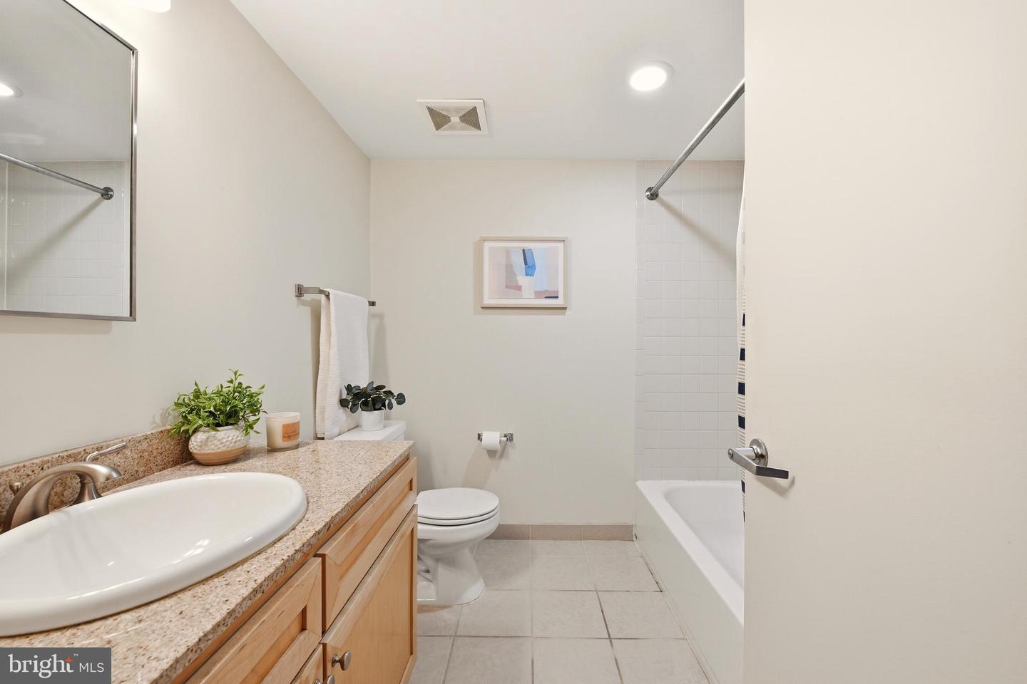 1150 K ST NW #1109, WASHINGTON, District Of Columbia 20005, 2 Bedrooms Bedrooms, ,2 BathroomsBathrooms,Residential,For sale,1150 K ST NW #1109,DCDC2248540 MLS # DCDC2248540