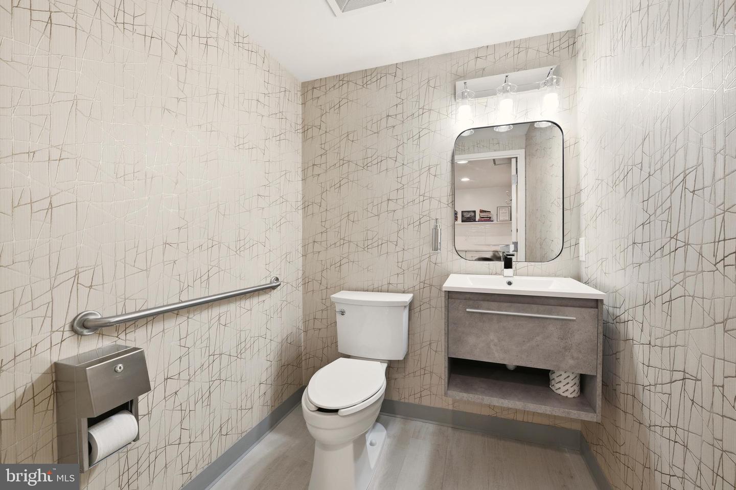 1150 K ST NW #1109, WASHINGTON, District Of Columbia 20005, 2 Bedrooms Bedrooms, ,2 BathroomsBathrooms,Residential,For sale,1150 K ST NW #1109,DCDC2248540 MLS # DCDC2248540