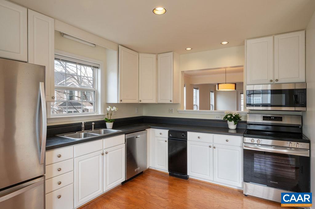 1411 GLENSIDE GREEN, CHARLOTTESVILLE, Virginia 22901, 3 Bedrooms Bedrooms, ,2 BathroomsBathrooms,Residential,For sale,1411 GLENSIDE GREEN,673864 MLS # 673864