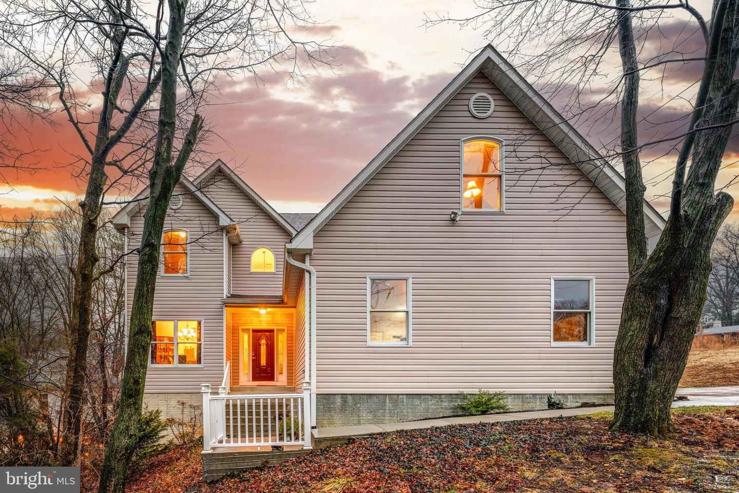 5703 CHAPIN AVE, ALEXANDRIA, Virginia 22303, 6 Bedrooms Bedrooms, ,4 BathroomsBathrooms,Residential,For sale,5703 CHAPIN AVE,VAFX2293652 MLS # VAFX2293652