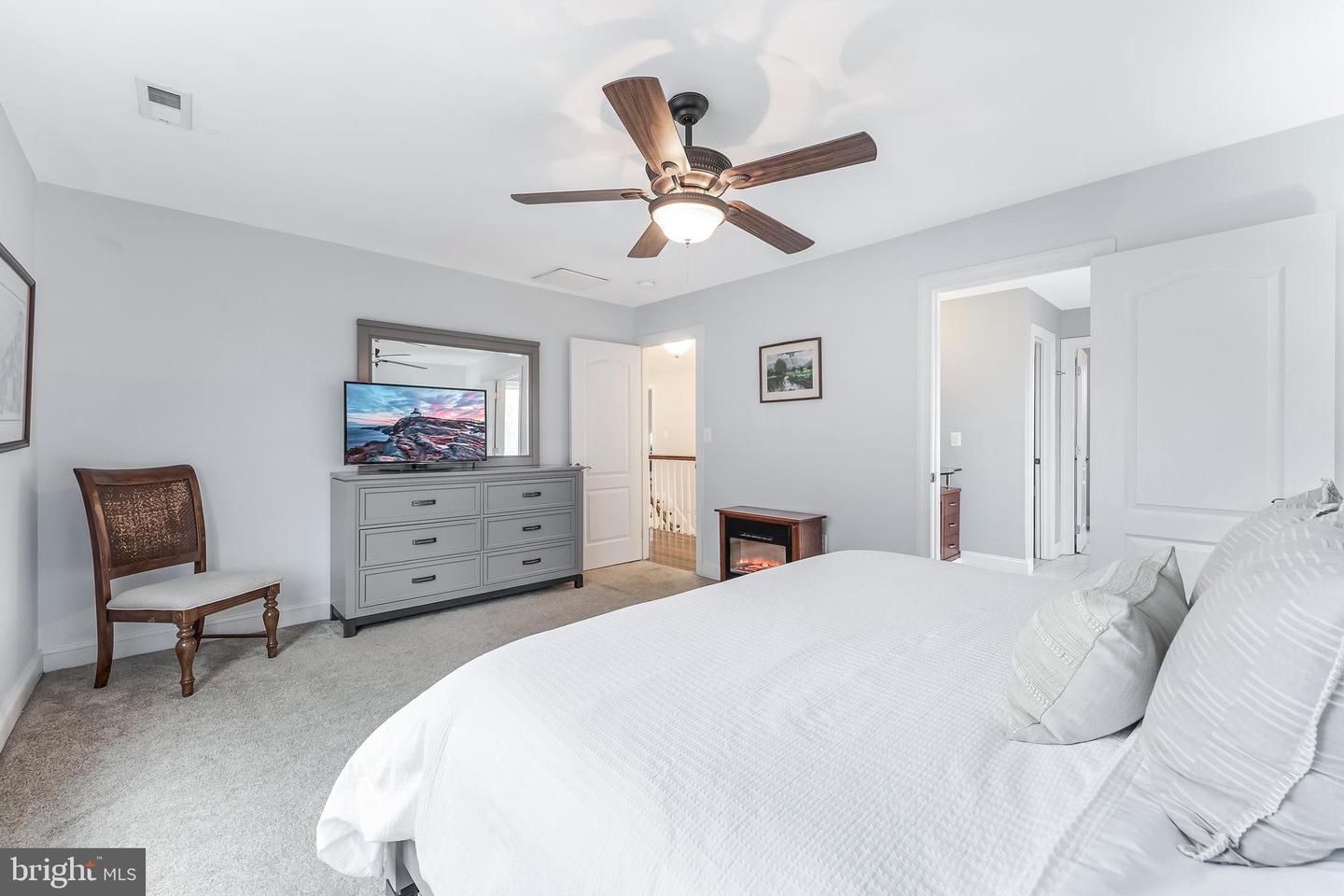 5703 CHAPIN AVE, ALEXANDRIA, Virginia 22303, 6 Bedrooms Bedrooms, ,4 BathroomsBathrooms,Residential,For sale,5703 CHAPIN AVE,VAFX2293652 MLS # VAFX2293652