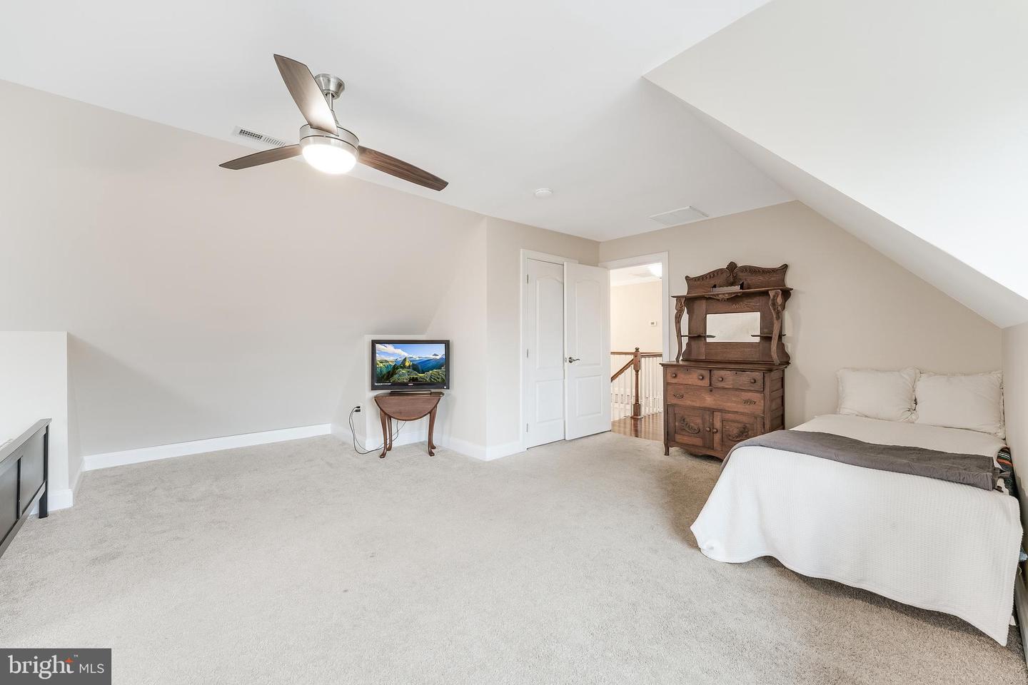 5703 CHAPIN AVE, ALEXANDRIA, Virginia 22303, 6 Bedrooms Bedrooms, ,4 BathroomsBathrooms,Residential,For sale,5703 CHAPIN AVE,VAFX2293652 MLS # VAFX2293652