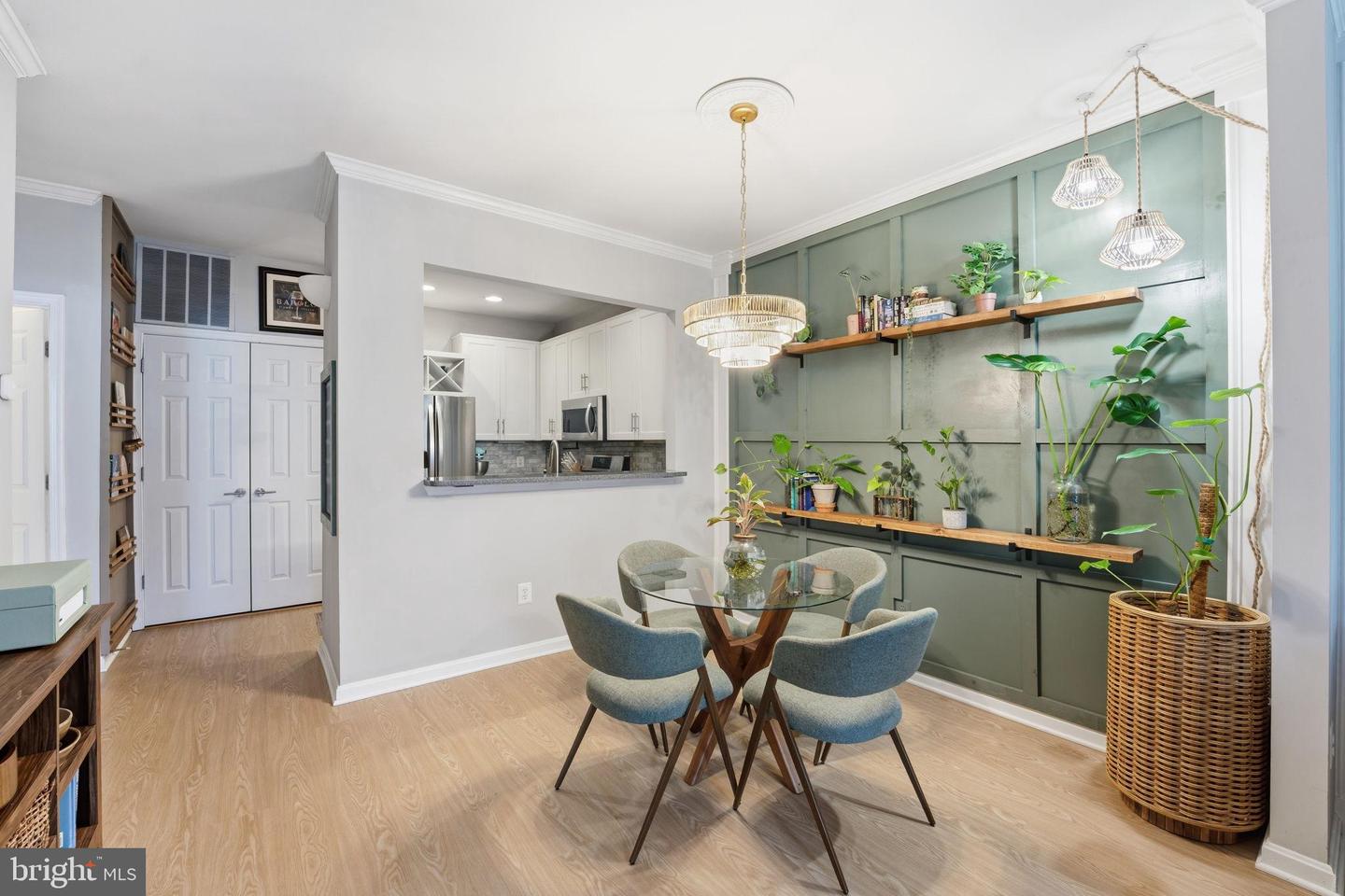 4654 LAMBERT DR, ALEXANDRIA, Virginia 22311, 1 Bedroom Bedrooms, 5 Rooms Rooms,1 BathroomBathrooms,Residential,For sale,4654 LAMBERT DR,VAAX2054690 MLS # VAAX2054690