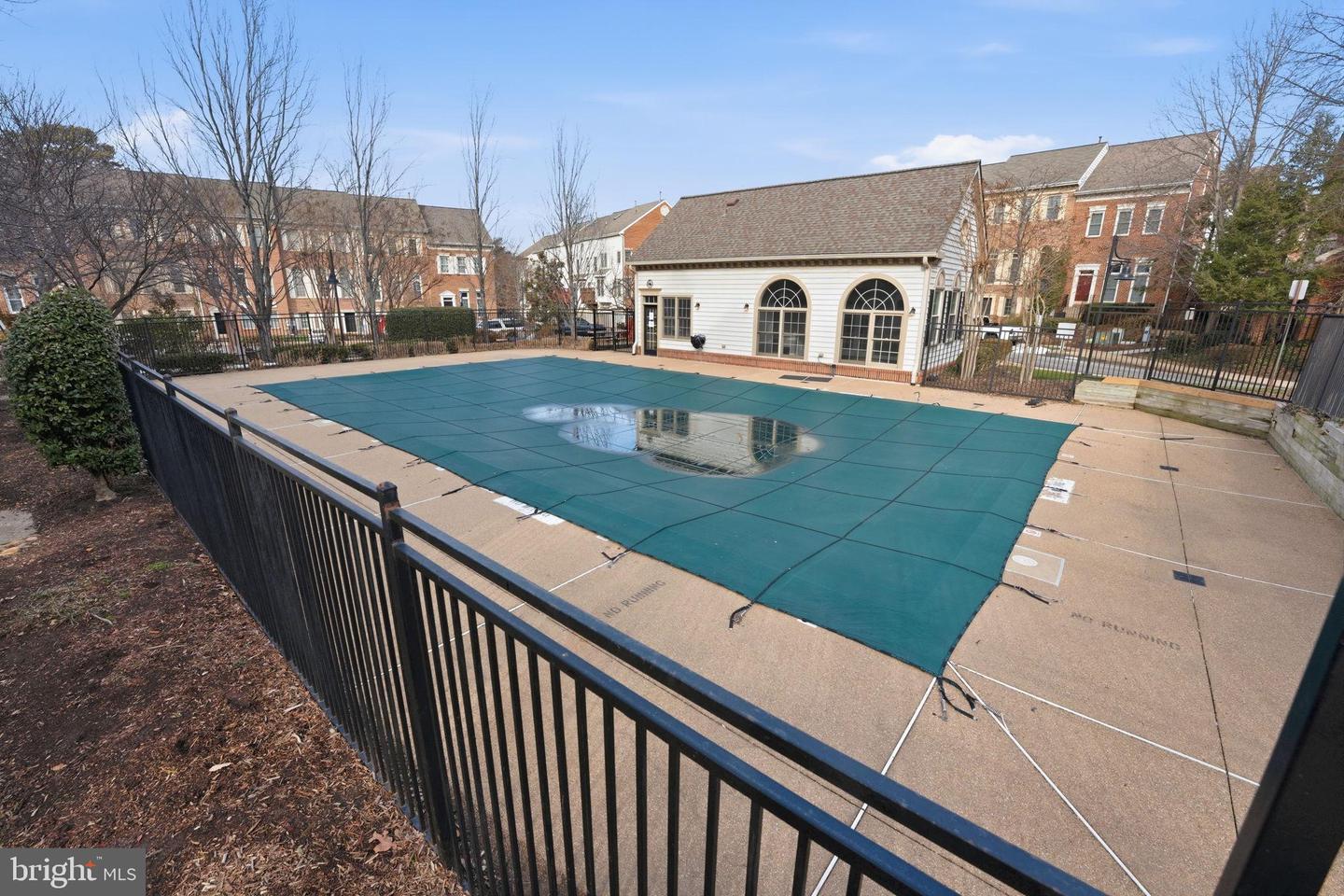 4654 LAMBERT DR, ALEXANDRIA, Virginia 22311, 1 Bedroom Bedrooms, 5 Rooms Rooms,1 BathroomBathrooms,Residential,For sale,4654 LAMBERT DR,VAAX2054690 MLS # VAAX2054690