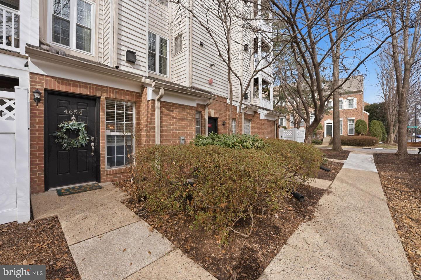 4654 LAMBERT DR, ALEXANDRIA, Virginia 22311, 1 Bedroom Bedrooms, 5 Rooms Rooms,1 BathroomBathrooms,Residential,For sale,4654 LAMBERT DR,VAAX2054690 MLS # VAAX2054690