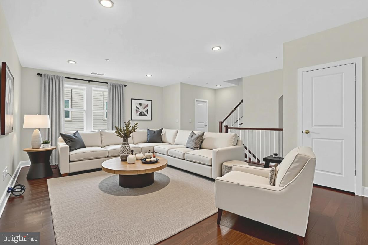 41956 PICKWICK MILL TER, ALDIE, Virginia 20105, 3 Bedrooms Bedrooms, ,2 BathroomsBathrooms,Residential,For sale,41956 PICKWICK MILL TER,VALO2117230 MLS # VALO2117230