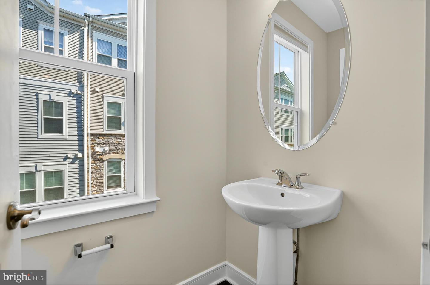 41956 PICKWICK MILL TER, ALDIE, Virginia 20105, 3 Bedrooms Bedrooms, ,2 BathroomsBathrooms,Residential,For sale,41956 PICKWICK MILL TER,VALO2117230 MLS # VALO2117230