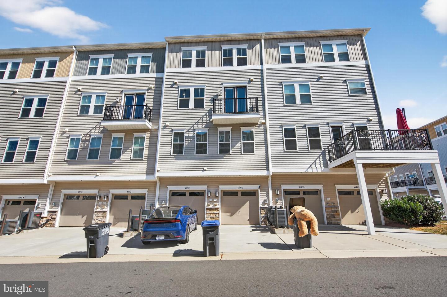 41956 PICKWICK MILL TER, ALDIE, Virginia 20105, 3 Bedrooms Bedrooms, ,2 BathroomsBathrooms,Residential,For sale,41956 PICKWICK MILL TER,VALO2117230 MLS # VALO2117230