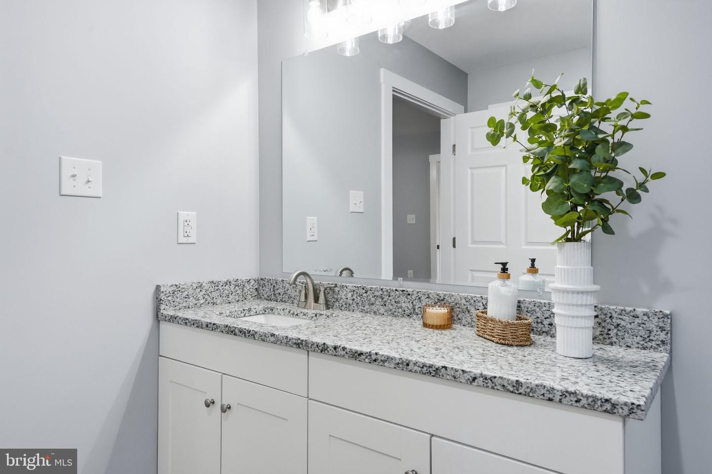 ORANGE, Virginia 22960, 2 Bedrooms Bedrooms, 9 Rooms Rooms,3 BathroomsBathrooms,Residential,For sale,VAOR2013458 MLS # VAOR2013458