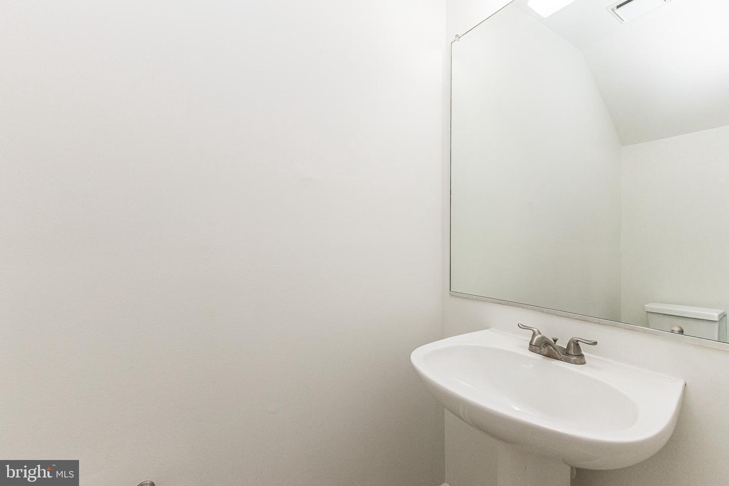 11812 ROCKAWAY LN #31, FAIRFAX, Virginia 22030, 3 Bedrooms Bedrooms, ,2 BathroomsBathrooms,Residential,For sale,11812 ROCKAWAY LN #31,VAFX2293720 MLS # VAFX2293720