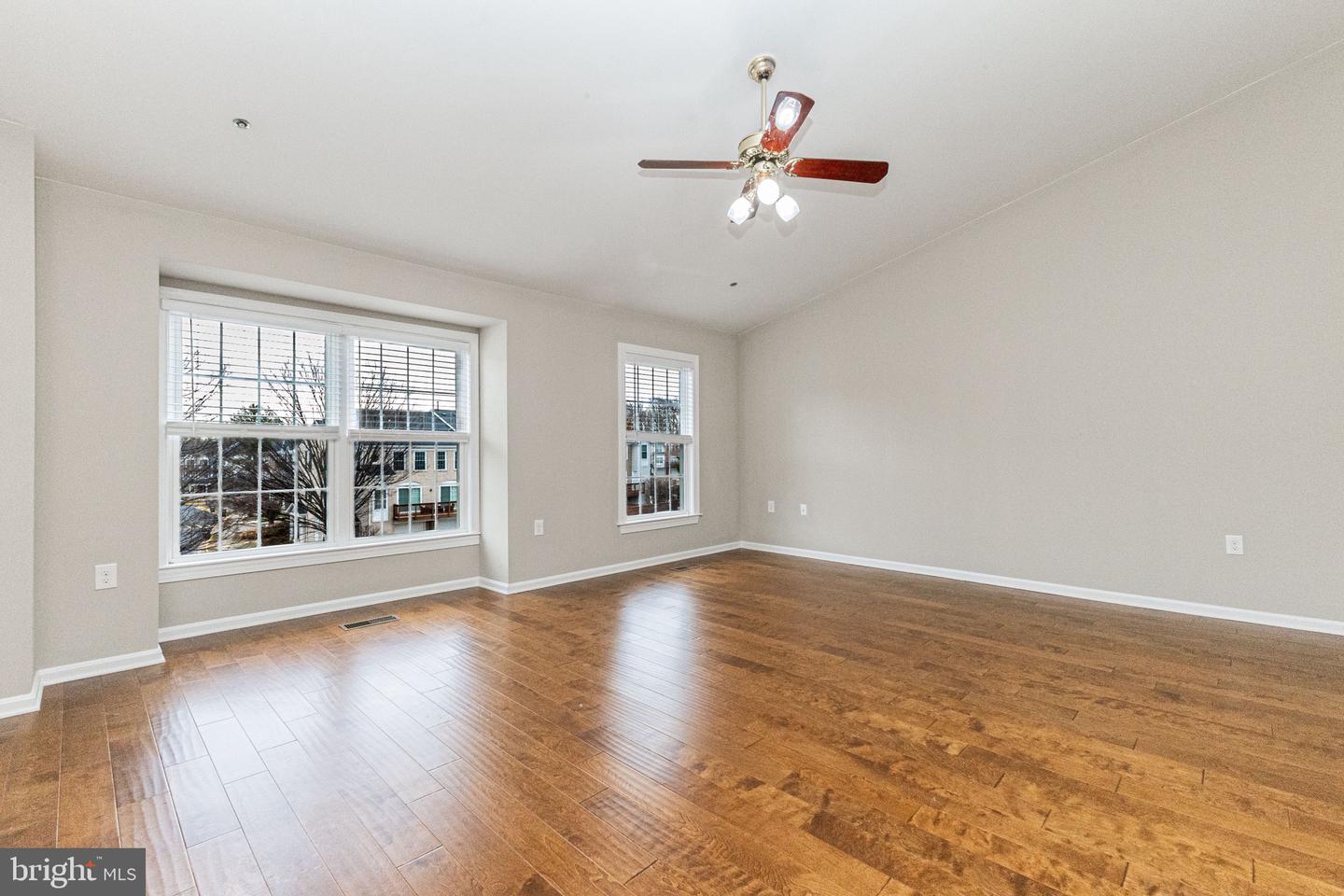 11812 ROCKAWAY LN #31, FAIRFAX, Virginia 22030, 3 Bedrooms Bedrooms, ,2 BathroomsBathrooms,Residential,For sale,11812 ROCKAWAY LN #31,VAFX2293720 MLS # VAFX2293720