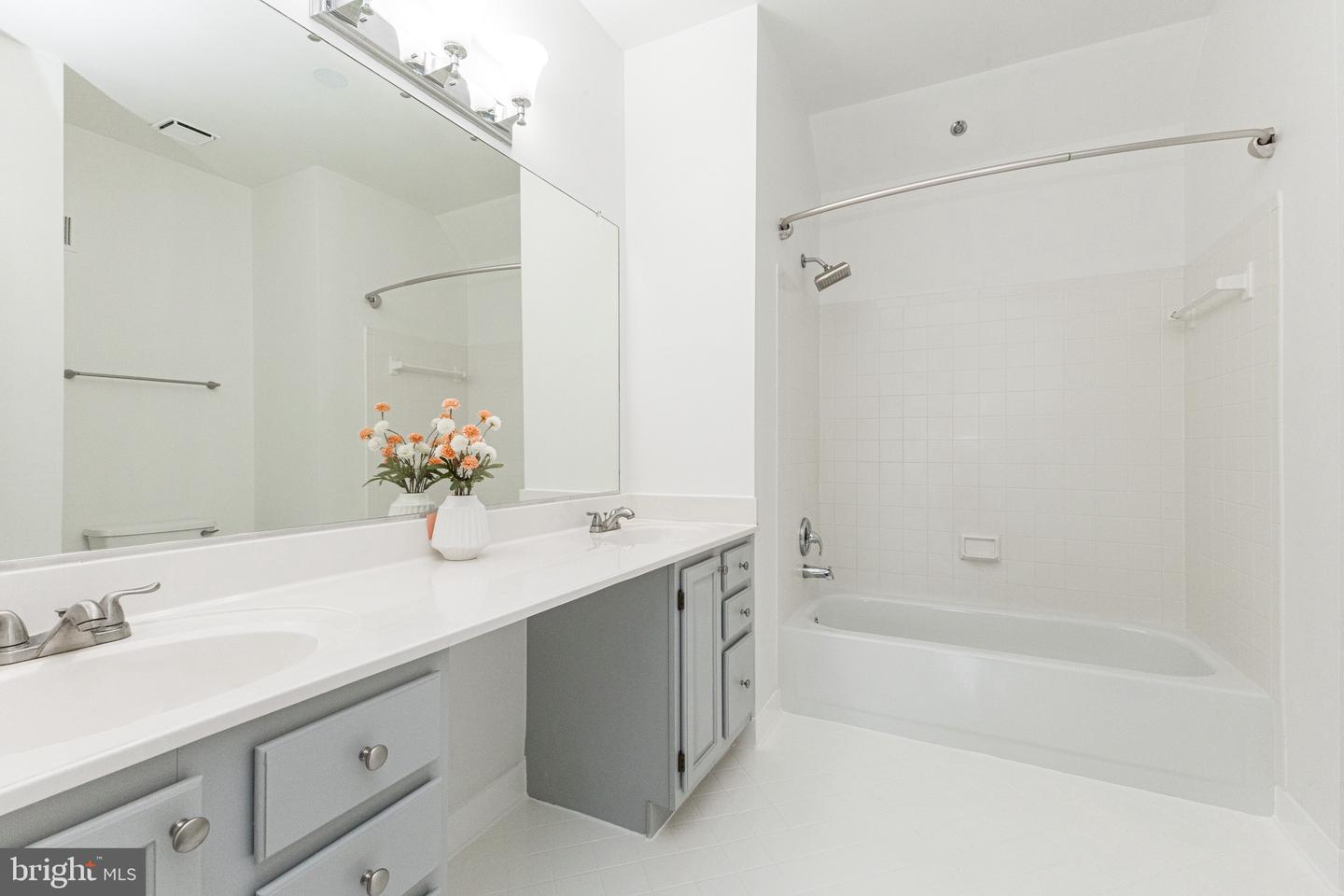 11812 ROCKAWAY LN #31, FAIRFAX, Virginia 22030, 3 Bedrooms Bedrooms, ,2 BathroomsBathrooms,Residential,For sale,11812 ROCKAWAY LN #31,VAFX2293720 MLS # VAFX2293720