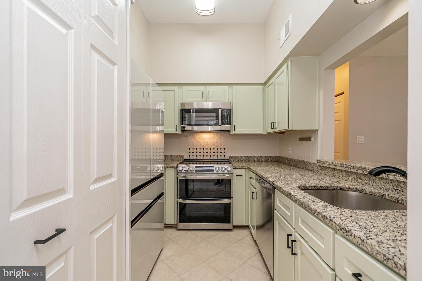 7600 LAKESIDE VILLAGE DR #G, FALLS CHURCH, Virginia 22042, 1 Bedroom Bedrooms, ,1 BathroomBathrooms,Residential,For sale,7600 LAKESIDE VILLAGE DR #G,VAFX2293724 MLS # VAFX2293724