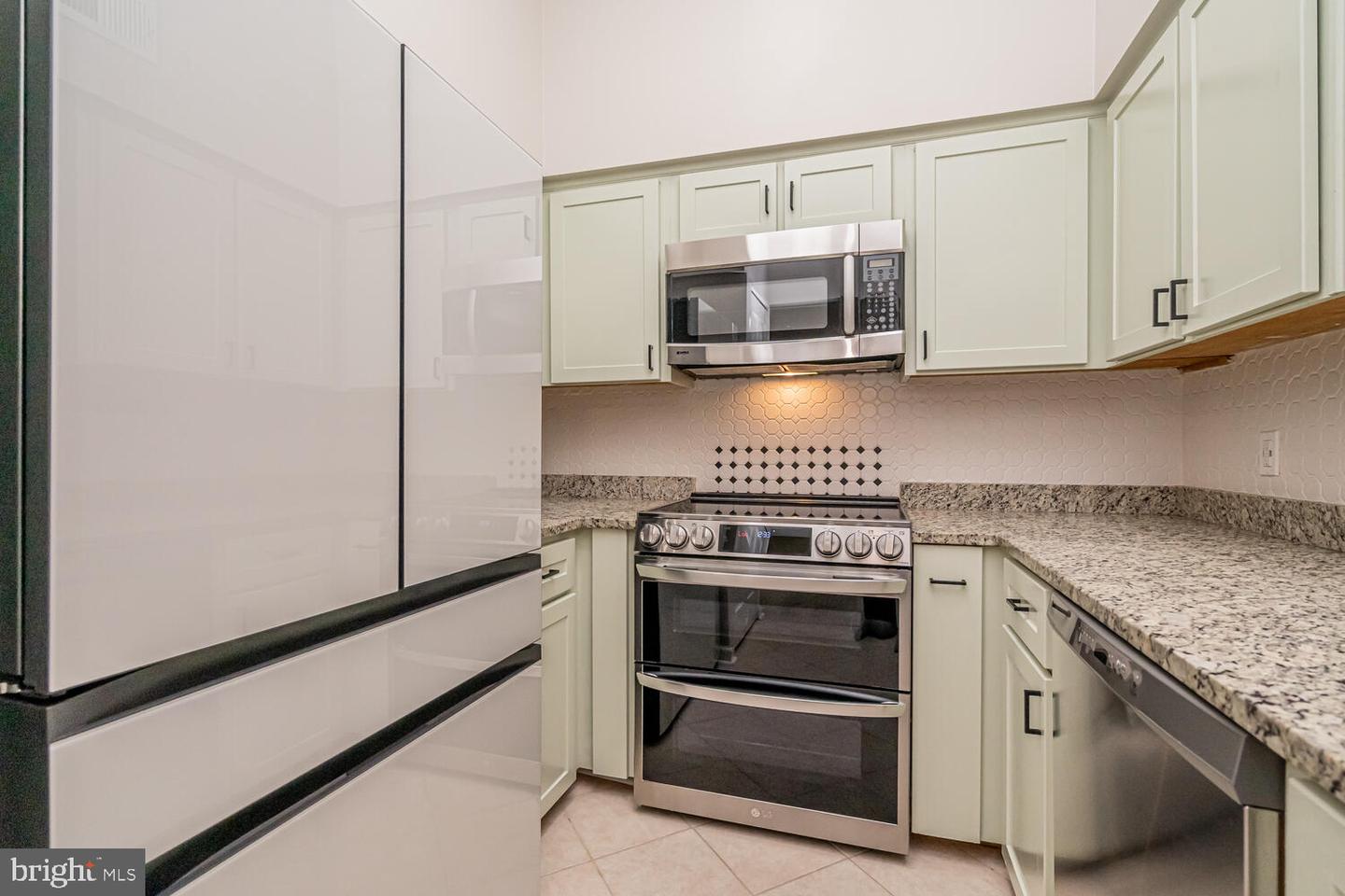 7600 LAKESIDE VILLAGE DR #G, FALLS CHURCH, Virginia 22042, 1 Bedroom Bedrooms, ,1 BathroomBathrooms,Residential,For sale,7600 LAKESIDE VILLAGE DR #G,VAFX2293724 MLS # VAFX2293724