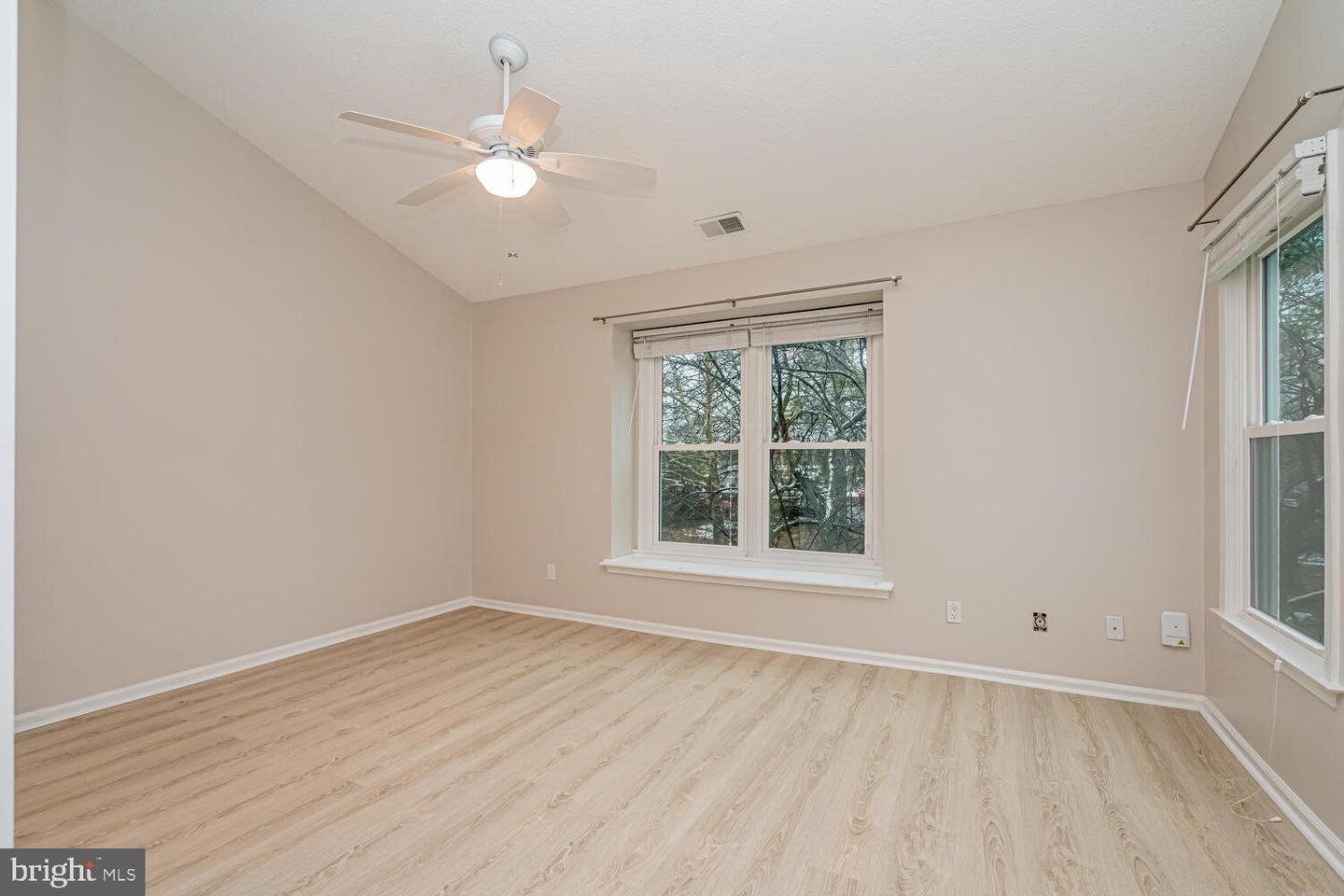 7600 LAKESIDE VILLAGE DR #G, FALLS CHURCH, Virginia 22042, 1 Bedroom Bedrooms, ,1 BathroomBathrooms,Residential,For sale,7600 LAKESIDE VILLAGE DR #G,VAFX2293724 MLS # VAFX2293724