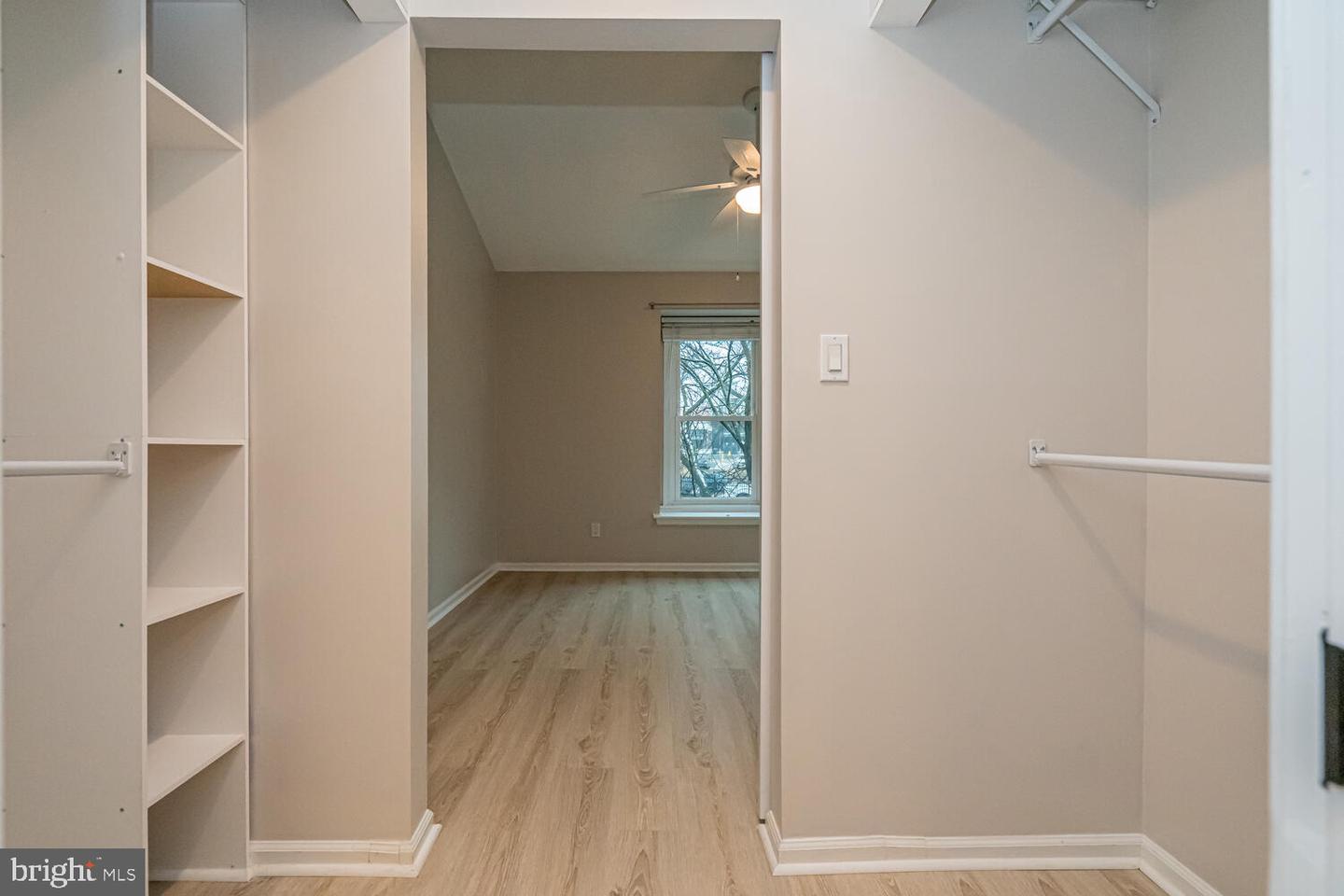 7600 LAKESIDE VILLAGE DR #G, FALLS CHURCH, Virginia 22042, 1 Bedroom Bedrooms, ,1 BathroomBathrooms,Residential,For sale,7600 LAKESIDE VILLAGE DR #G,VAFX2293724 MLS # VAFX2293724