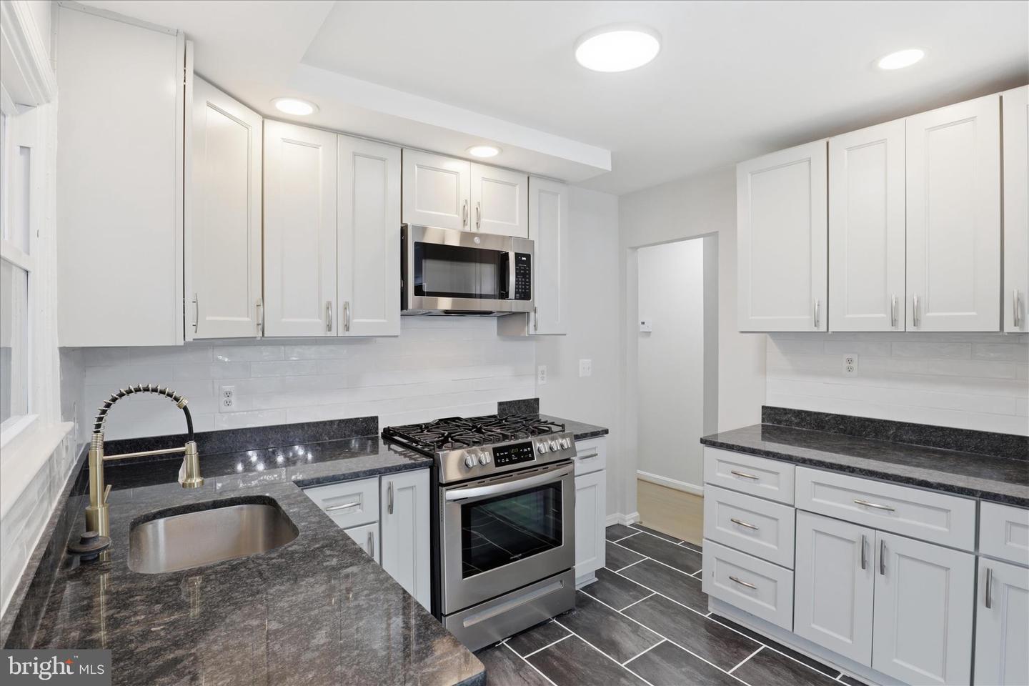 3515 19TH ST S, ARLINGTON, Virginia 22204, 5 Bedrooms Bedrooms, ,3 BathroomsBathrooms,Residential,For sale,3515 19TH ST S,VAAR2069582 MLS # VAAR2069582