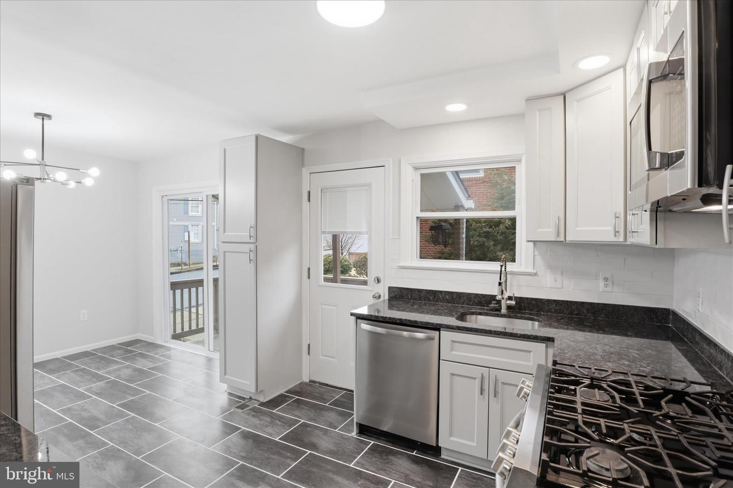 3515 19TH ST S, ARLINGTON, Virginia 22204, 5 Bedrooms Bedrooms, ,3 BathroomsBathrooms,Residential,For sale,3515 19TH ST S,VAAR2069582 MLS # VAAR2069582