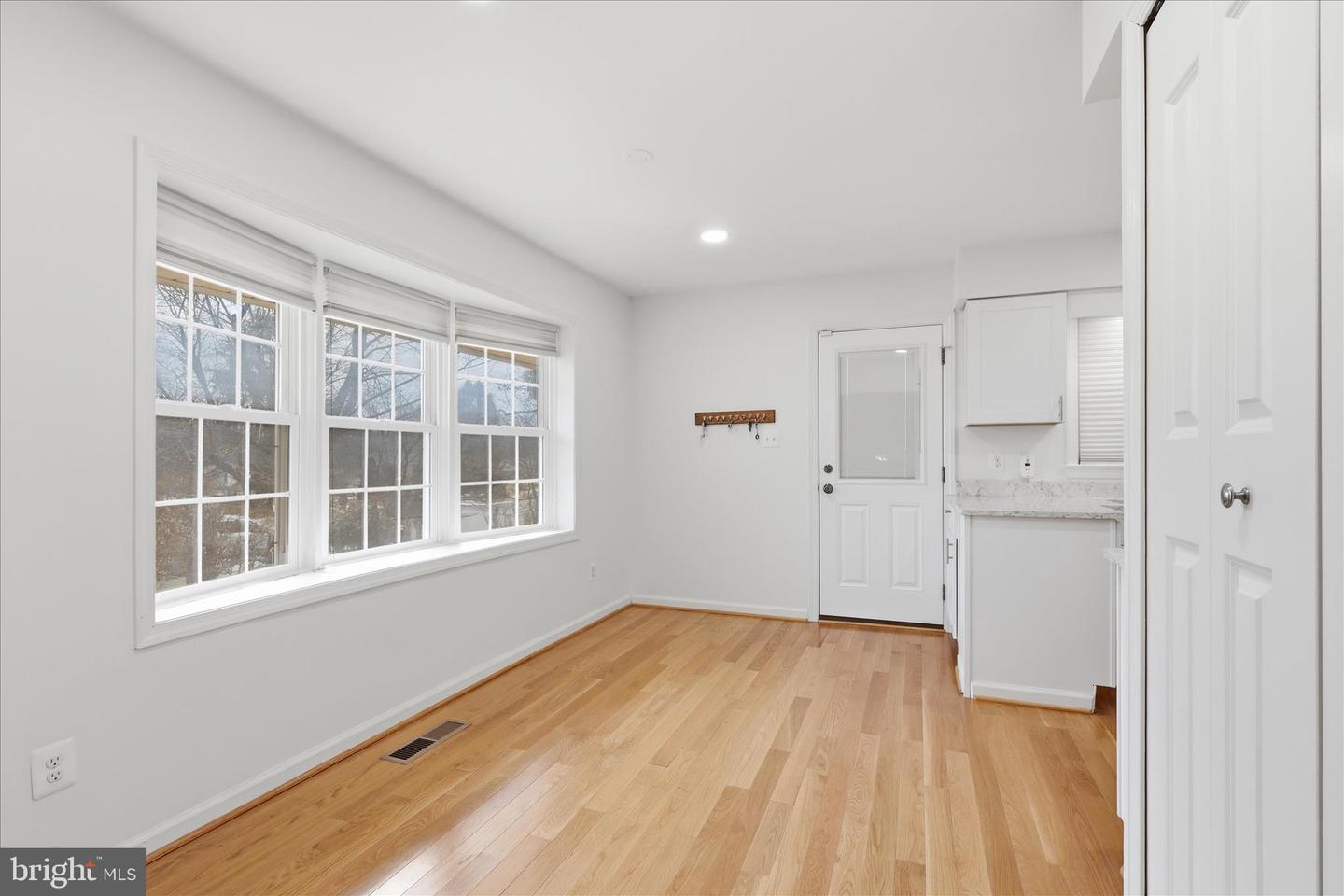 2122 STATUTE LN, VIENNA, Virginia 22181, 6 Bedrooms Bedrooms, ,5 BathroomsBathrooms,Residential,For sale,2122 STATUTE LN,VAFX2293822 MLS # VAFX2293822