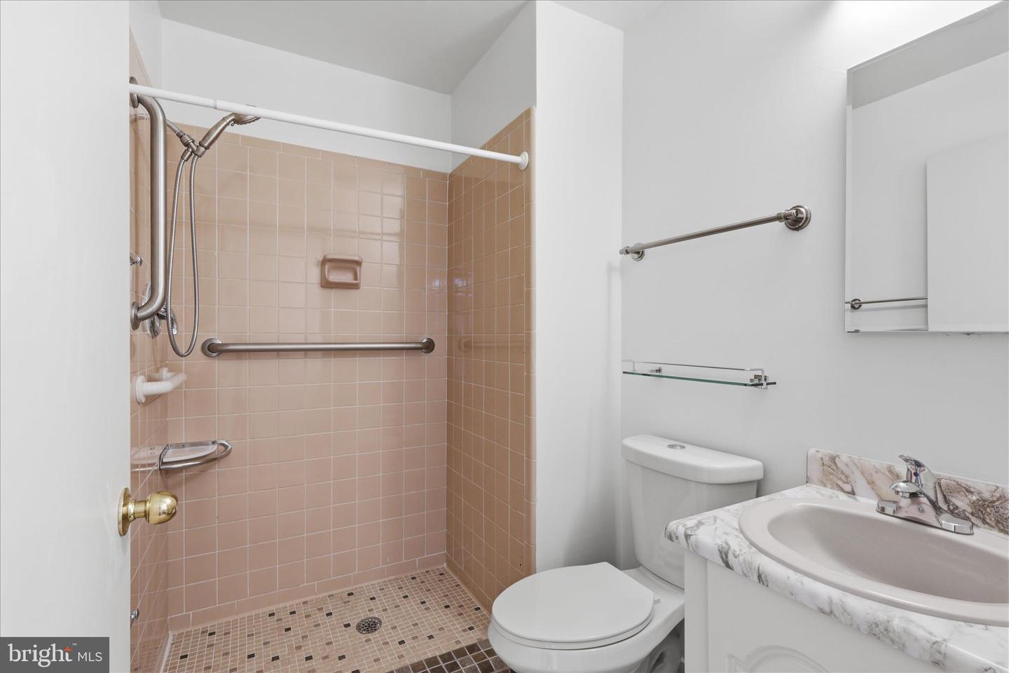 2122 STATUTE LN, VIENNA, Virginia 22181, 6 Bedrooms Bedrooms, ,5 BathroomsBathrooms,Residential,For sale,2122 STATUTE LN,VAFX2293822 MLS # VAFX2293822