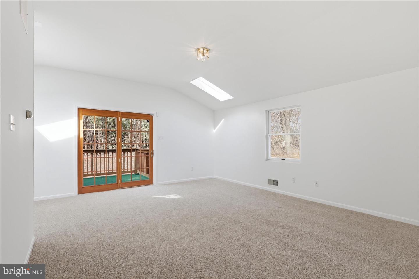 2122 STATUTE LN, VIENNA, Virginia 22181, 6 Bedrooms Bedrooms, ,5 BathroomsBathrooms,Residential,For sale,2122 STATUTE LN,VAFX2293822 MLS # VAFX2293822