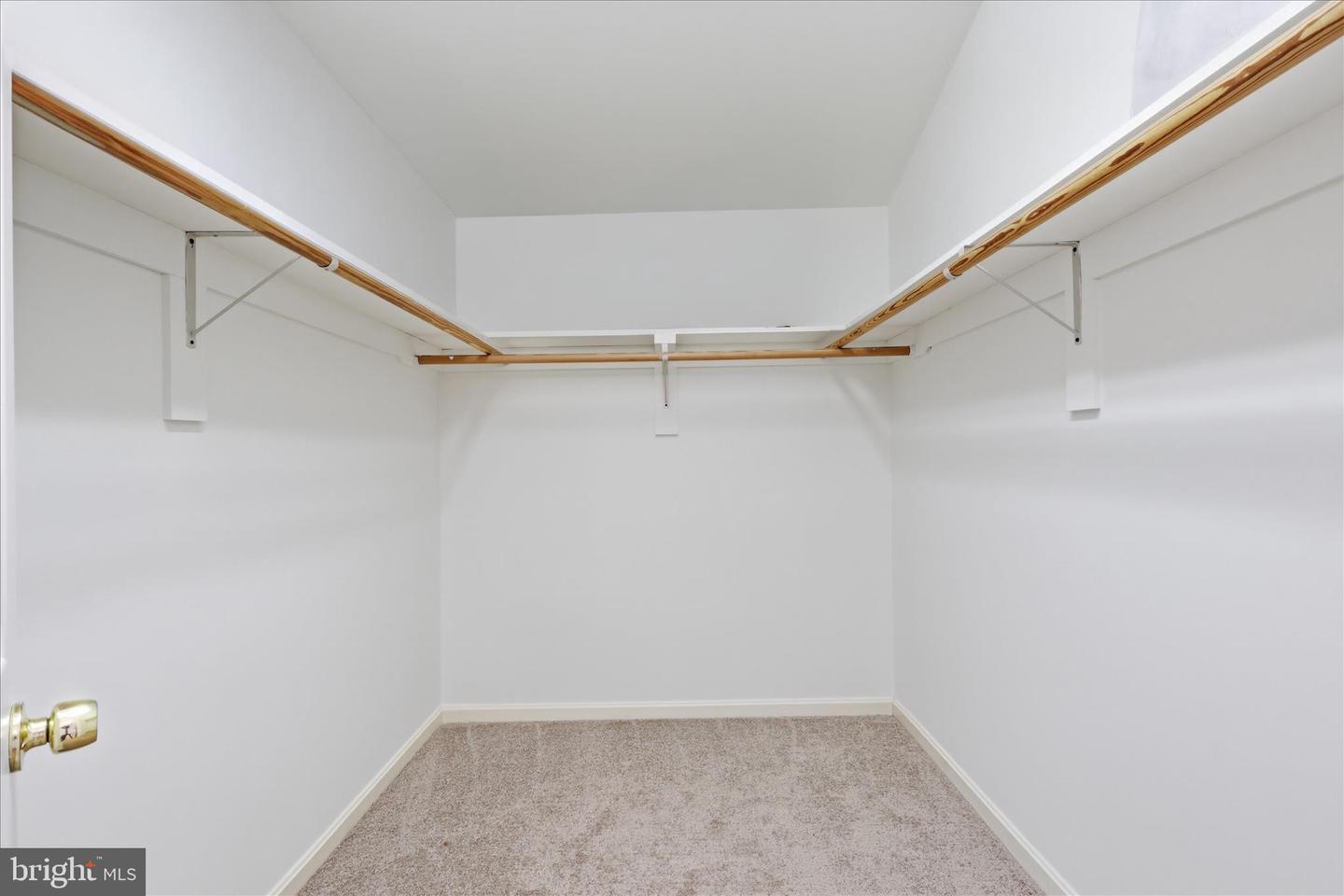 2122 STATUTE LN, VIENNA, Virginia 22181, 6 Bedrooms Bedrooms, ,5 BathroomsBathrooms,Residential,For sale,2122 STATUTE LN,VAFX2293822 MLS # VAFX2293822