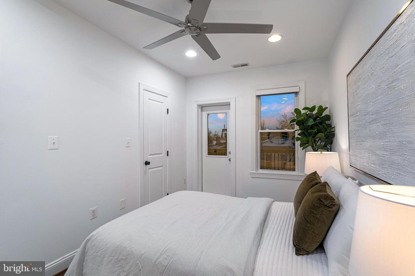 621 ORLEANS PL NE, WASHINGTON, District Of Columbia 20002, 2 Bedrooms Bedrooms, ,2 BathroomsBathrooms,Residential,For sale,621 ORLEANS PL NE,DCDC2248520 MLS # DCDC2248520