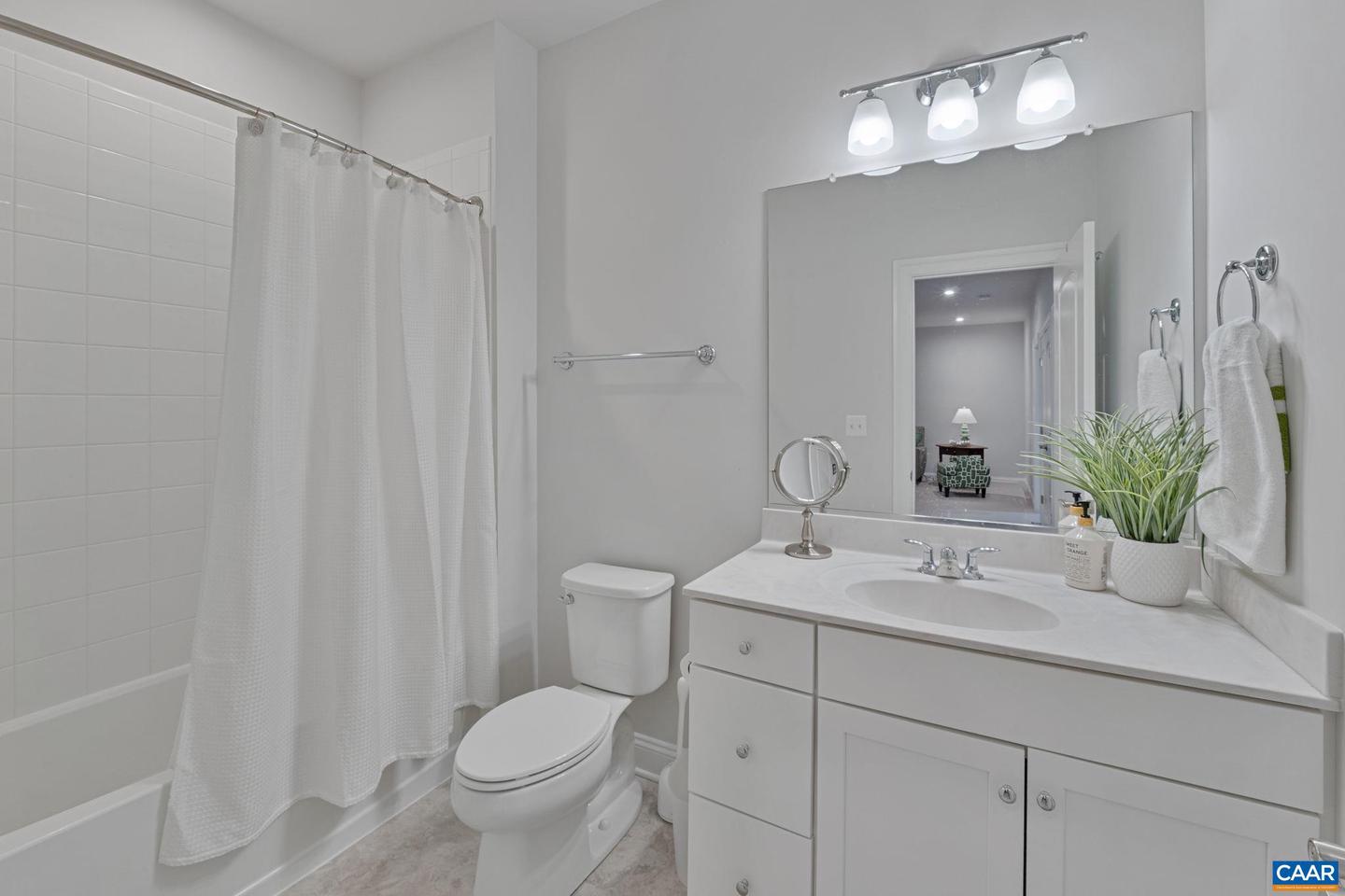 2012 DUNWOOD DR, CROZET, Virginia 22932, 3 Bedrooms Bedrooms, ,2 BathroomsBathrooms,Residential,For sale,2012 DUNWOOD DR,673866 MLS # 673866