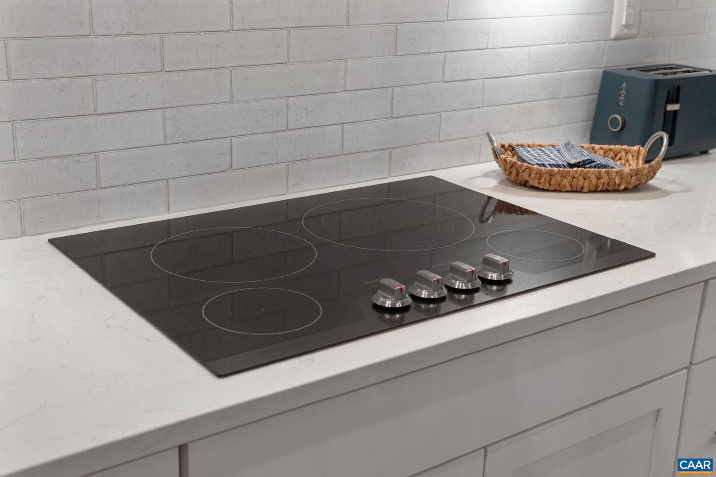 2012 DUNWOOD DR, CROZET, Virginia 22932, 3 Bedrooms Bedrooms, ,2 BathroomsBathrooms,Residential,For sale,2012 DUNWOOD DR,673866 MLS # 673866