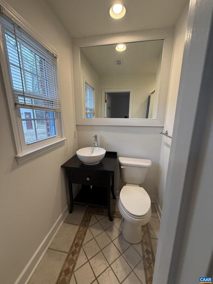 2404 BARRACKS CT #4, CHARLOTTESVILLE, Virginia 22901, 3 Bedrooms Bedrooms, ,2 BathroomsBathrooms,Residential,For sale,2404 BARRACKS CT #4,673867 MLS # 673867