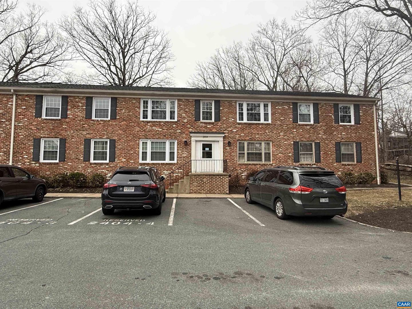 2404 BARRACKS CT #4, CHARLOTTESVILLE, Virginia 22901, 3 Bedrooms Bedrooms, ,2 BathroomsBathrooms,Residential,For sale,2404 BARRACKS CT #4,673867 MLS # 673867