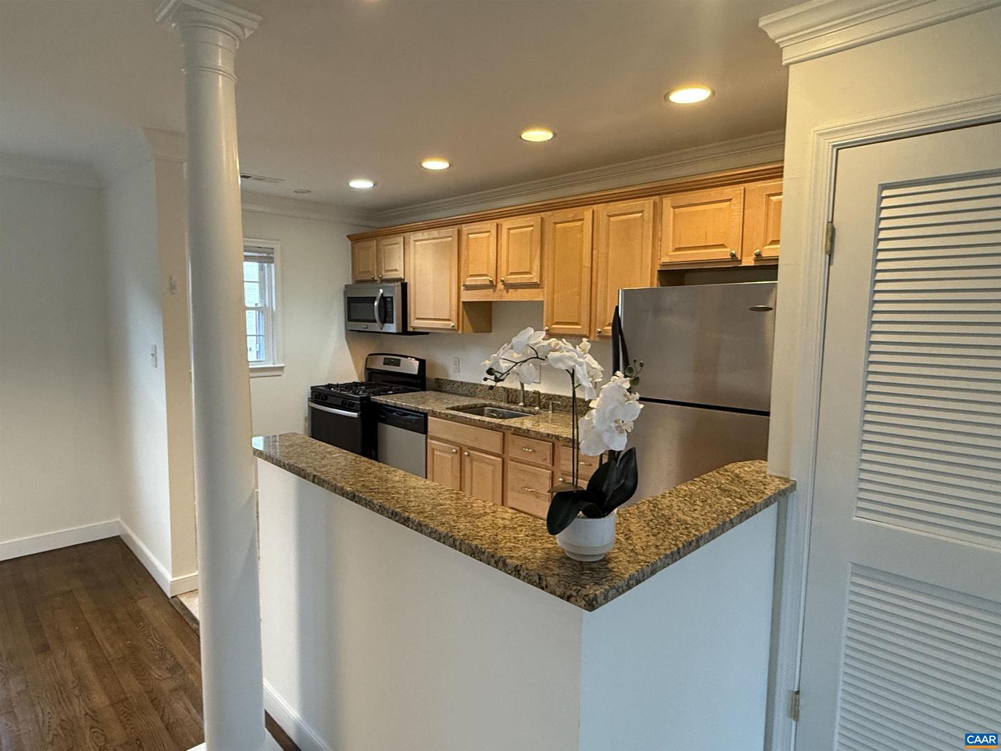 2404 BARRACKS CT #4, CHARLOTTESVILLE, Virginia 22901, 3 Bedrooms Bedrooms, ,2 BathroomsBathrooms,Residential,For sale,2404 BARRACKS CT #4,673867 MLS # 673867