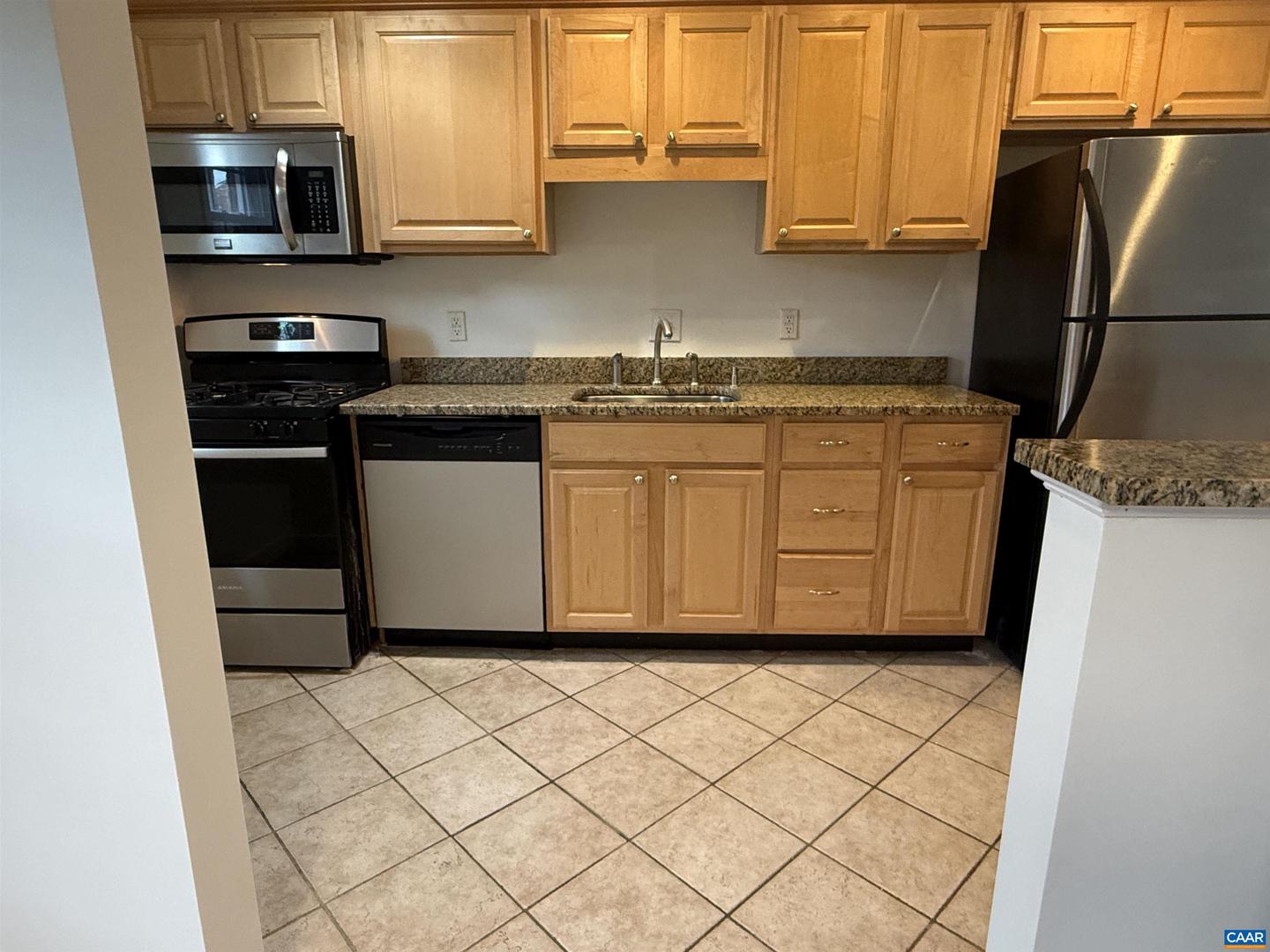 2404 BARRACKS CT #4, CHARLOTTESVILLE, Virginia 22901, 3 Bedrooms Bedrooms, ,2 BathroomsBathrooms,Residential,For sale,2404 BARRACKS CT #4,673867 MLS # 673867