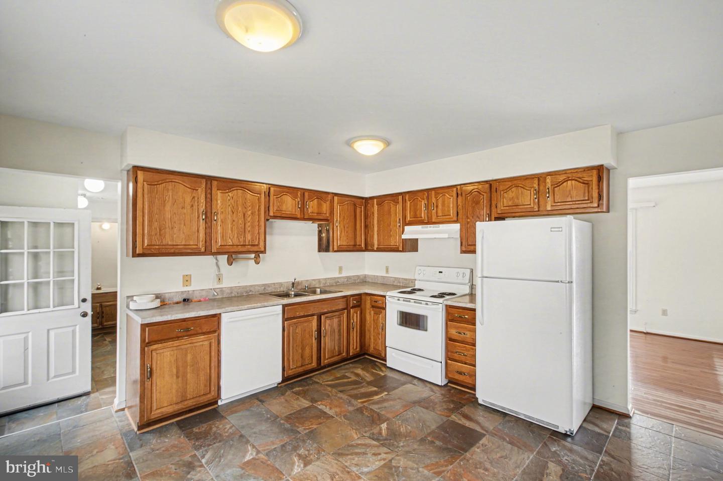 10807 MILLRIDGE LN, SPOTSYLVANIA, Virginia 22553, 4 Bedrooms Bedrooms, 9 Rooms Rooms,2 BathroomsBathrooms,Residential,For sale,10807 MILLRIDGE LN,VASP2039700 MLS # VASP2039700