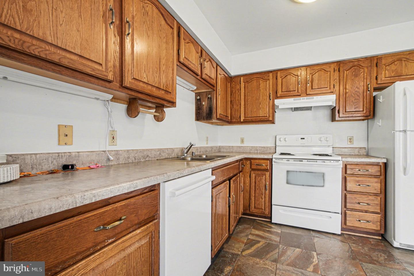 10807 MILLRIDGE LN, SPOTSYLVANIA, Virginia 22553, 4 Bedrooms Bedrooms, 9 Rooms Rooms,2 BathroomsBathrooms,Residential,For sale,10807 MILLRIDGE LN,VASP2039700 MLS # VASP2039700