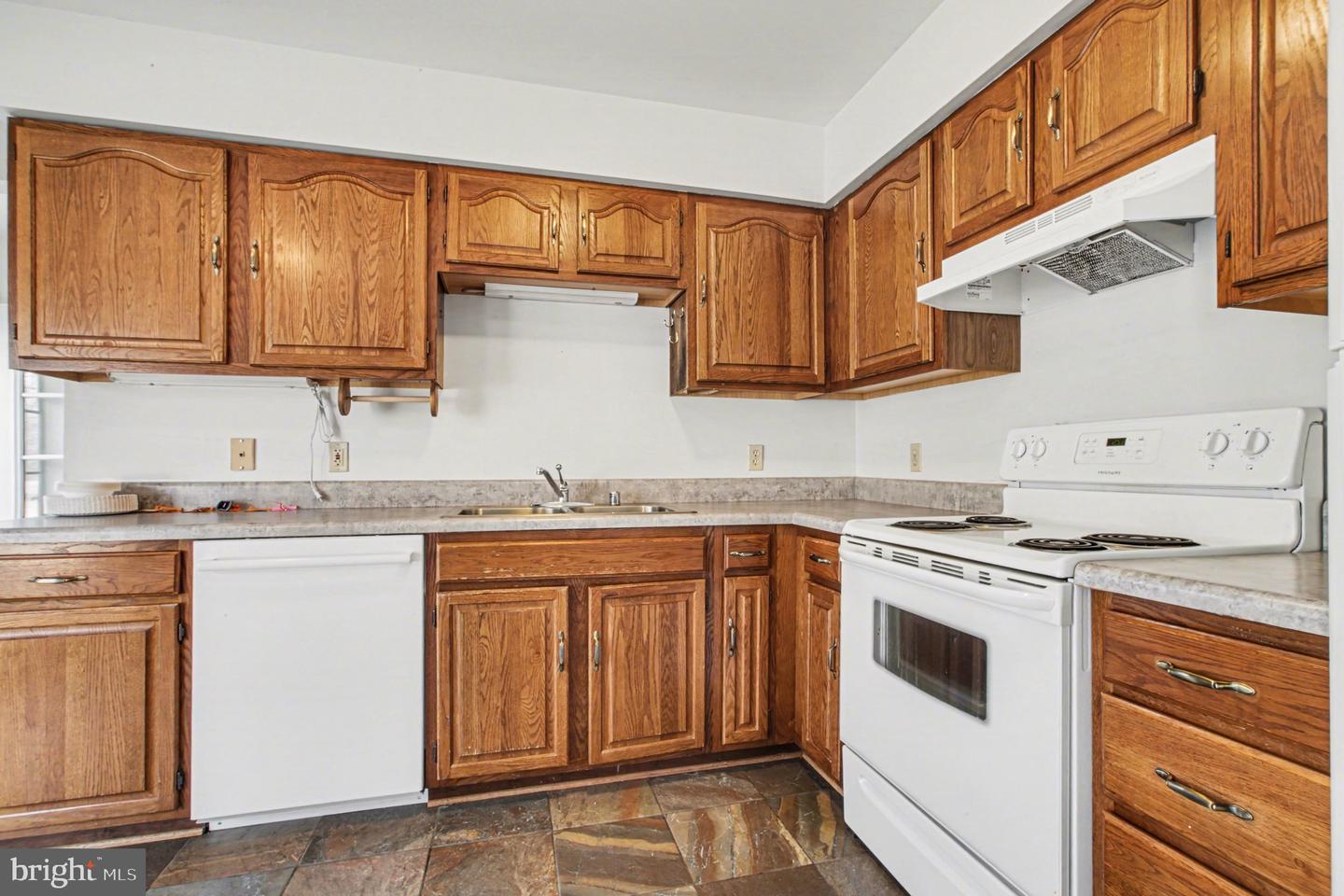 10807 MILLRIDGE LN, SPOTSYLVANIA, Virginia 22553, 4 Bedrooms Bedrooms, 9 Rooms Rooms,2 BathroomsBathrooms,Residential,For sale,10807 MILLRIDGE LN,VASP2039700 MLS # VASP2039700